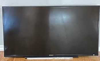Sony Flatscreen Tv With Wall Mount Remote Cord And Manual *local Pick Up Only*