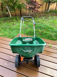 Scotts Turf Builder DLX Broadcast Spreader *Local Pick-Up Only*
