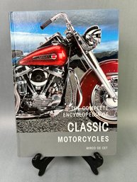 The Complete Encyclopedia Of Classic Motorcycles Micro De Cet 2005