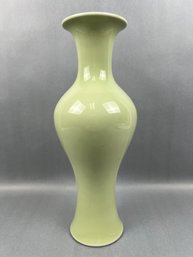 Qianlong Marked Chinese Green Ceramic Vase