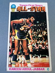 1976/77 Kareem Abdul-jabbar Topps Large Card.