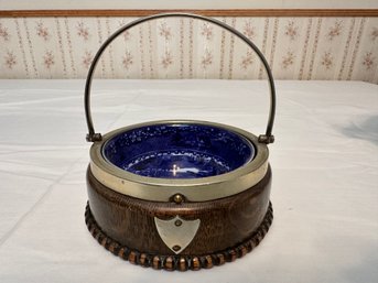 Flow Blue Bowl With Oak Holder