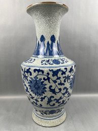 Large Ceramic Antique Blue And White Chinese Porcelain Vase.