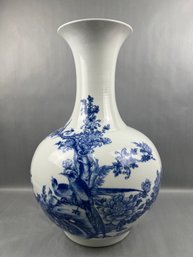 Large Chinese Vase With Birds And Flowers.