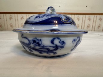 Three Piece Flow Blue Covered Dish