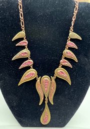 Thelma Paris Necklace With Pink Tones
