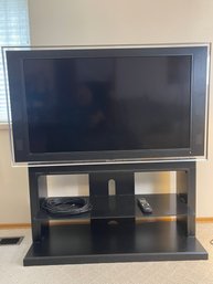 Sony LCD TV With Stand KDL-46XBR4 With Remote *Local Pick-Up Only*