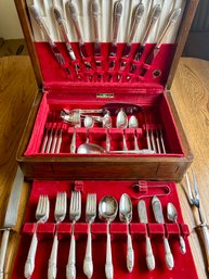 101 Piece Set Of Rogers Brothers Silver Plate Flatware - First Love