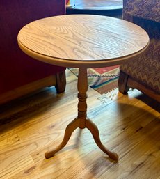 Small Round Oak Pedestal Table