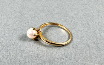 14k Yellow Gold And Pearl Ring Sz 8.25