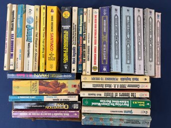 Lot Of 30 Sci-fi Books, Jennifer Roberson, W T Quick, Mack Reynolds.