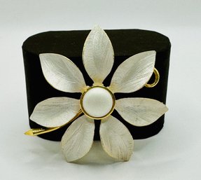 Beautiful White And Gold Brooch Or Pendant For Necklace
