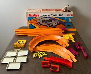 VTG Hot Wheels Sizzlers Laguna Oval Set *Local Pick-Up Only*