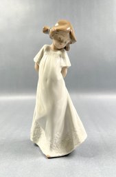 LLadro Nao Figurine Of Shy Girl