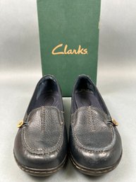 Womans Size 8m Clarks Ashland Scurry Navy Shoes.
