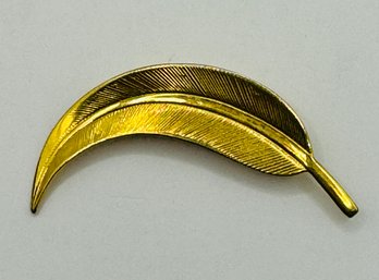 Gold Tone Leaf Brooch