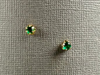 14K Yellow Gold And Green Faceted Stone Stud Pierced Earrings