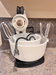 Vintage Sunbeam Mixmaster With 2 Bowls. *Local Pick-Up Only*