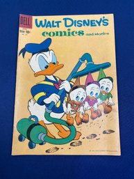 Walt Disneys Comics & Stories - No 235