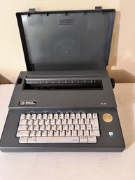 Smith Corona SL80 Electronic Typewriter. *Local Pick-Up Only*