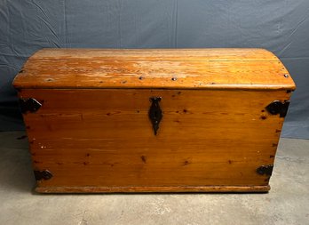 Vintage Large Wood Storage Chest *Local Pick-Up Only*