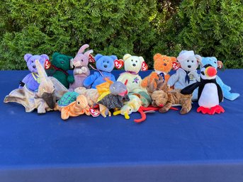 Lot Of 13 Beanie Babies Scurry, Roxie, Ronnie & Friends!!!
