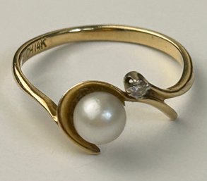 14k Yellow Gold Pearl Diamond Ring