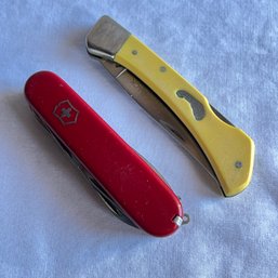 Lot Of 2 Knives Victorinox Frontier Lockback Pocket Knives