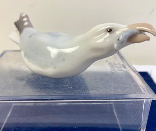 Ceramic Bird - B & G #1608-KH - Chip On Tail