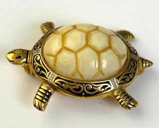 Vintage Costume Jewelry Turtle Brooch