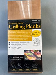 6 Cedar Grilling Planks.