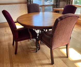 Ethan Allen Dining Room Table With 20 Inch Leaf And 6 Upholstered Chairs.