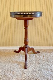 Vintage Marble Top 3 Leg Pedestal Table/plant Stand