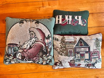 Set Of 3 Christmas Themed Throw Pillows.