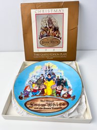 1987 Disneys Snow White Christmas Decorator Plate.