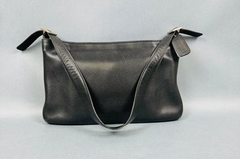Vintage Black Coach Purse With Full Zip Top -USA