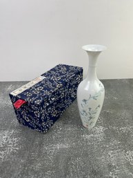 VTG Asian Porcelain Vase