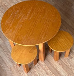 Vintage Round Table And Stools *LOCAL PICKUP ONLY - NO SHIPPING*