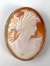 Vintage 375 Yellow Gold Shell Cameo Brooch