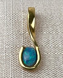 18k Yellow Gold With Opal Stone Pendant