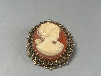 Vintage Cameo Pin Brooch Pendant