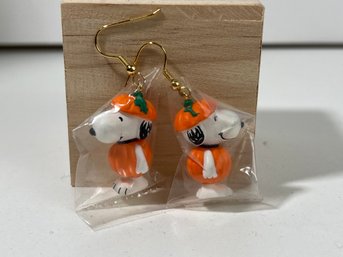 Vintage Sealed Snoopy Pumpkin Earrings