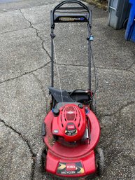 Toro 22 Inch Recycler Lawn Mower With Electric Start.