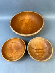 Turned Wood Salad Tossing Bowl With 2 Salad Bowls