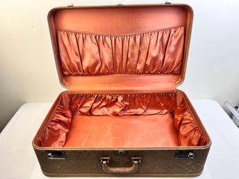 Vintage Large Suitcase. *Local Pick Up Only*