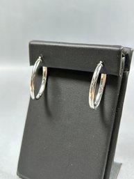 18K White Gold Oval Closed Loop Pierced Earrings