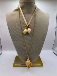 Sarah Coventry Set Of Resin Shell Necklace And Clip Earrings