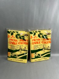 Vintage Breez Proof Picnic Table Cloth Set Of 2