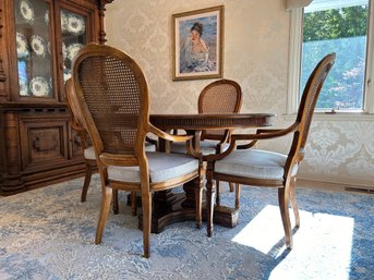 Vintage Drexel Heritage Table With 6 Chairs
