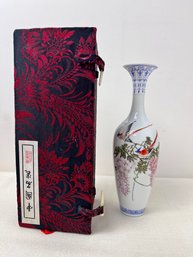 Vintage Chinese Handpainted Vase With Cary Case.